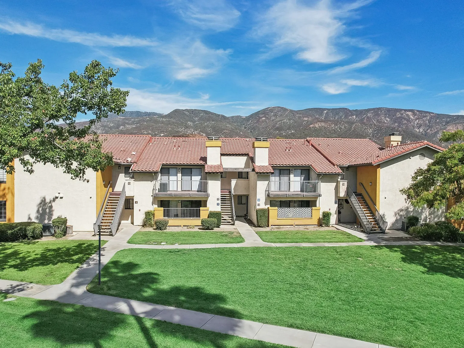 Acacia Park Apartments — Photo 4