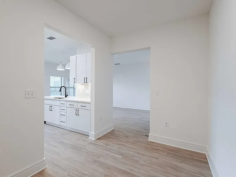 Tropia Luxury Apartments — Photo 83