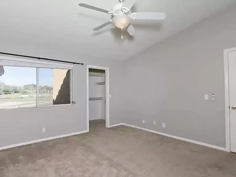 42140 Lyndie Ln — Photo 12