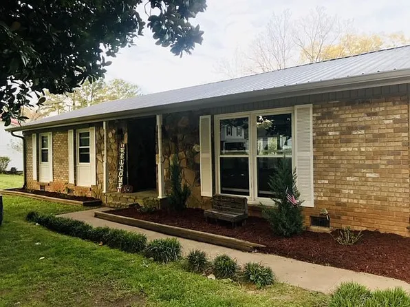 706 S Main St, Piedmont, AL 36272