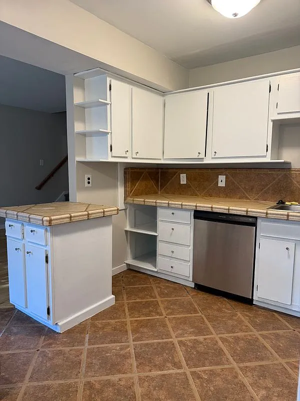 2 bed, 1.5 bath, 968 sqft, $2,200 — Photo 4