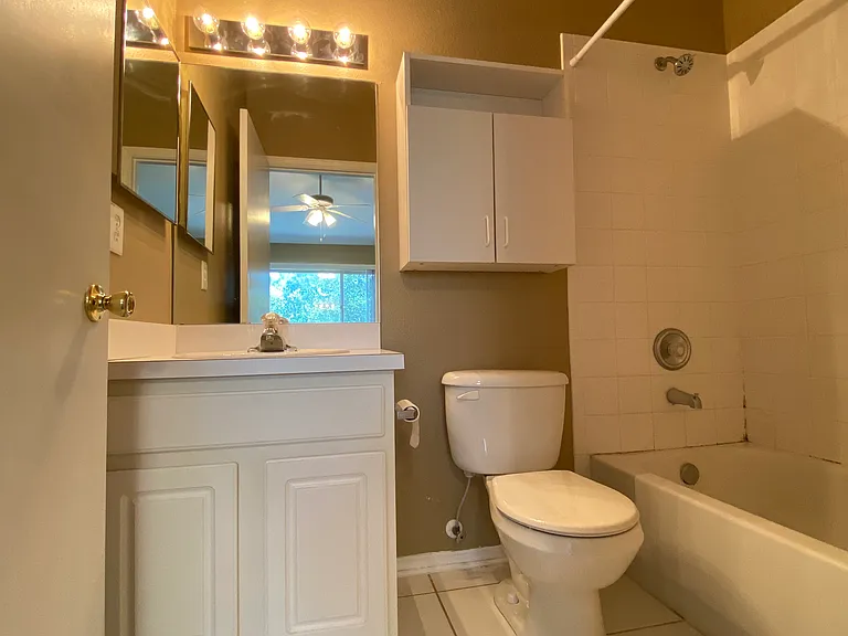1309 Throckmorton Dr — Photo 9