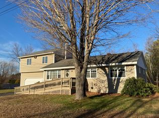 8 Suzanne St, Lewiston, ME 04240