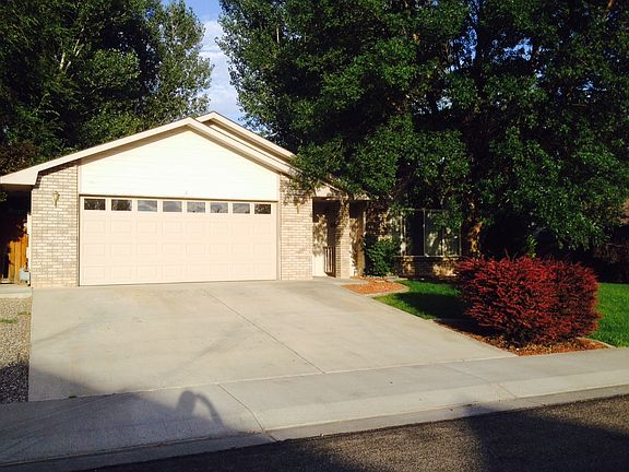 Garage has RV area to left
