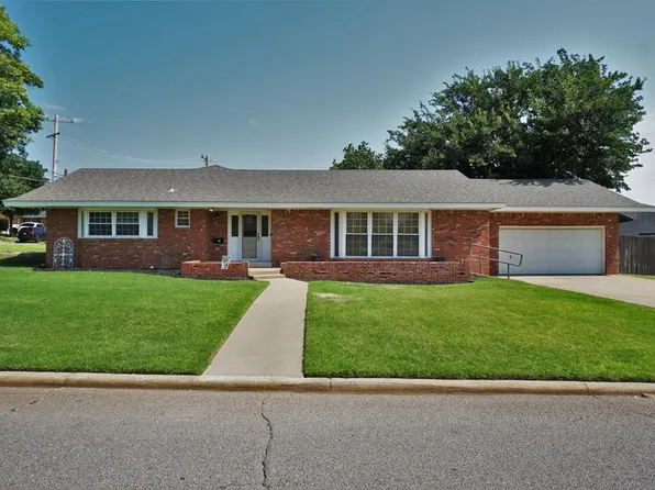 1003 E Proctor Ave, Weatherford, OK 73096