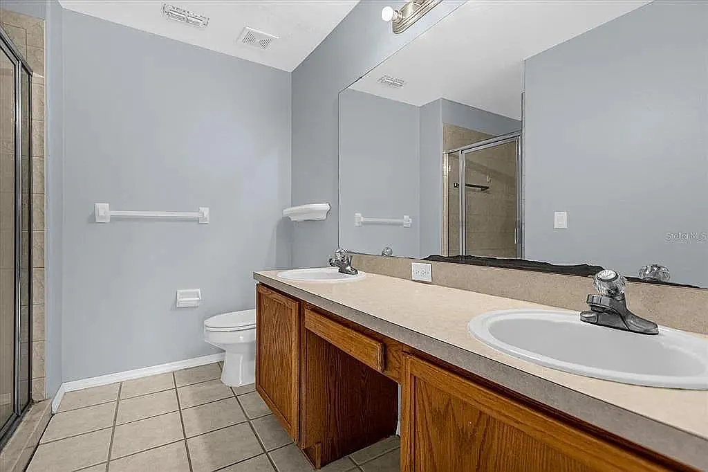 3 bed, 1160 sqft, $2,000 — Photo 4