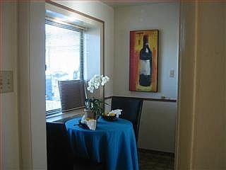 4th image of 433 Constitution Way
