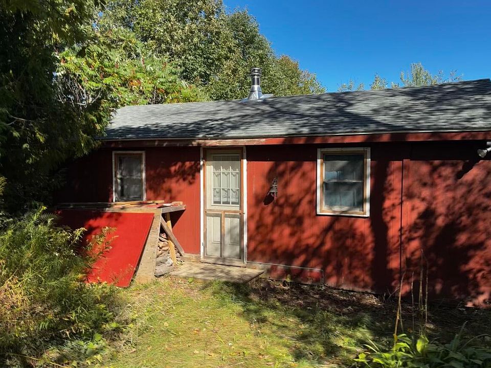 1st image of 598 Quaker Hill Road