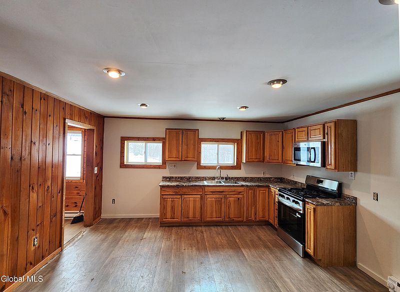 4th image of 228 New Turnpike Road
