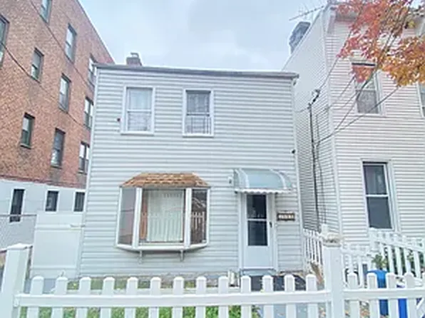 3241 Barker Ave #W, Bronx, NY 10467