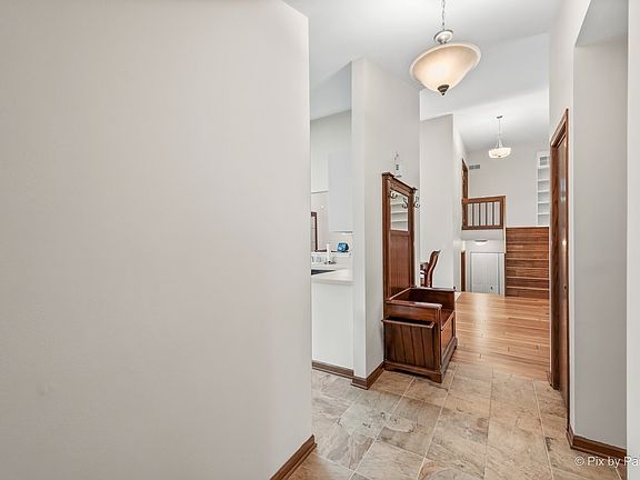5th image of 57 Castle Rock Ln