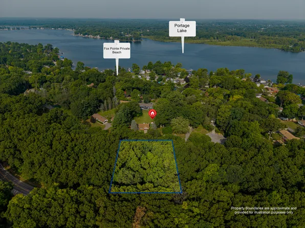 5 Lombardy Ct #5, Pinckney, MI 48169