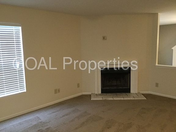 3rd image of 12134 E 141st St
