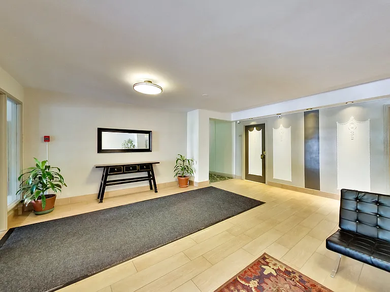 2100 Bathurst St #308 — Photo 14