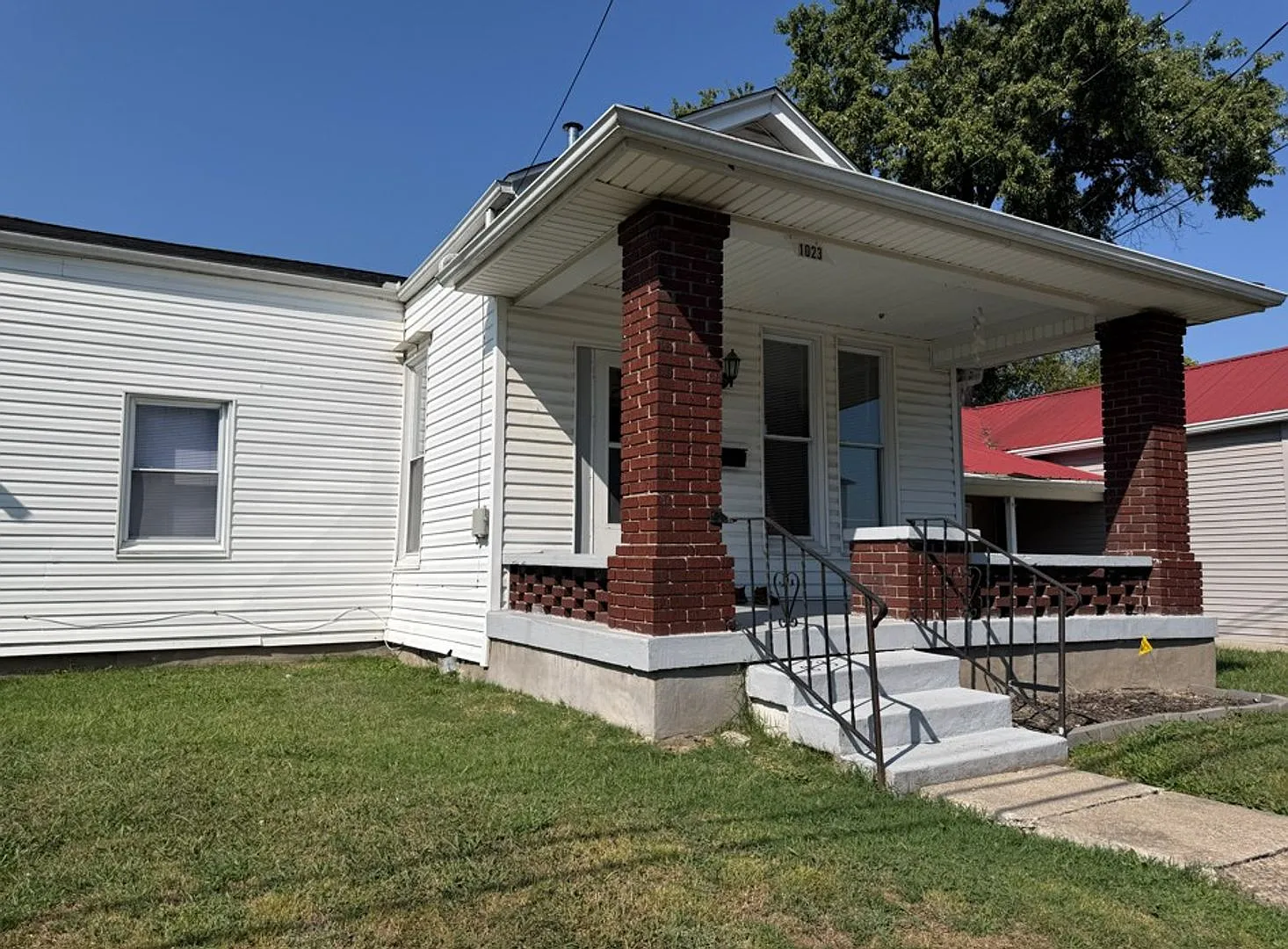 Cozy 3 bed 1 bath home — Photo 1