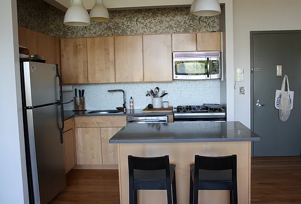 Sold by iList, LLC | media 7