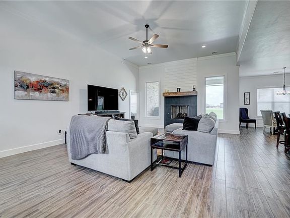 4th image of 2903 Shevlin Ln