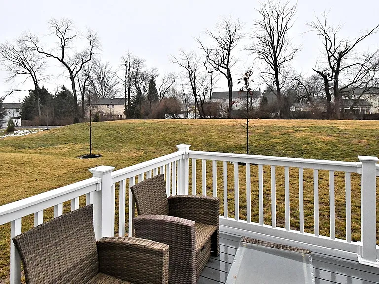 500 Sterling Dr — Photo 48