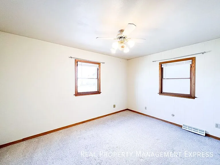715 S 4th Ave — Photo 9
