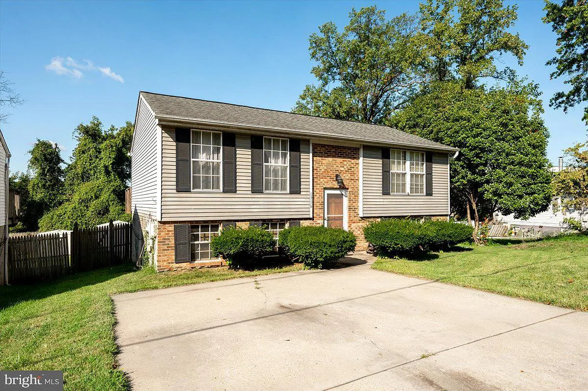 1316 Eli Pl photo 1