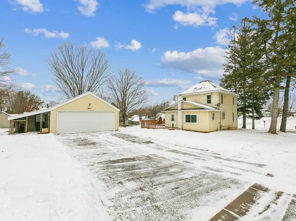 250 River St, Holdingford, MN 56340