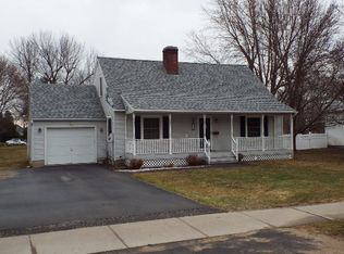 81 Maple St, Rouses Pt, NY 12979