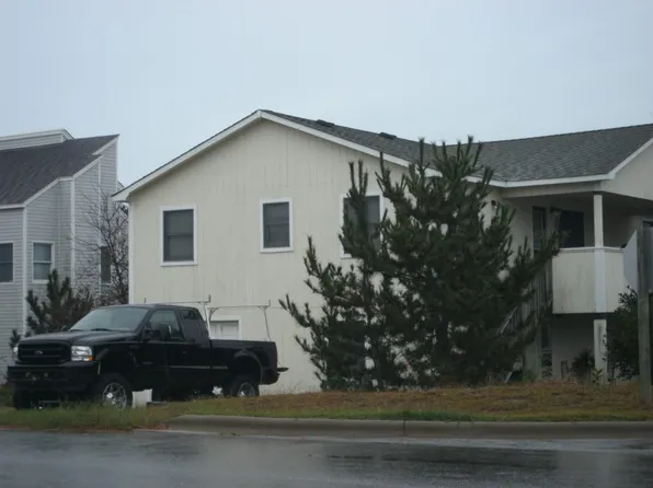 319 Saint Louis St, Kill Devil Hills, NC 27948