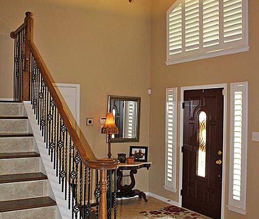 4th image of 3922 Breezeway Dr