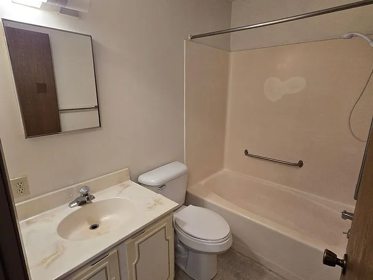 Tiger Rentals: Victoria Gardens — Photo 5