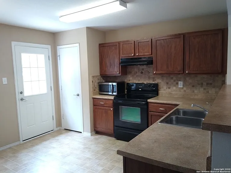 5902 Trent Rnch — Photo 9