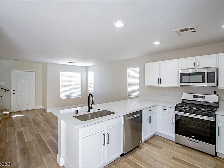 2108 Sandy Ln — Photo 6