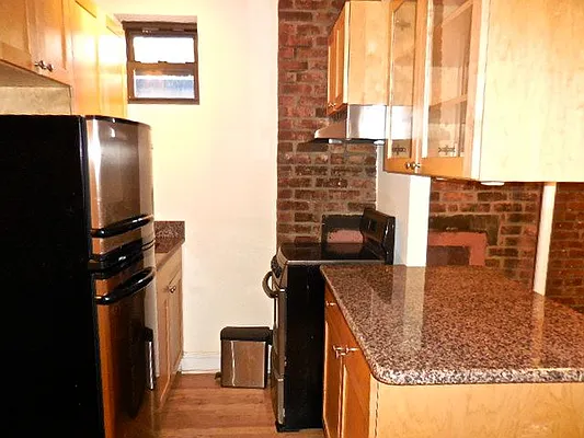 Rented by Urban Real Estate Property Group Inc | media 7