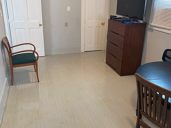 2nd image of 10 Green St #2