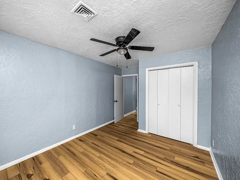 2408 NW Ozmun Ave — Photo 15