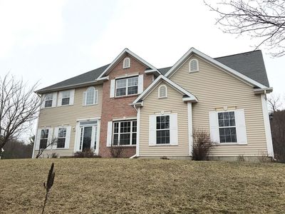 3 Thoroughbred Dr, East Greenbush, NY, 12061