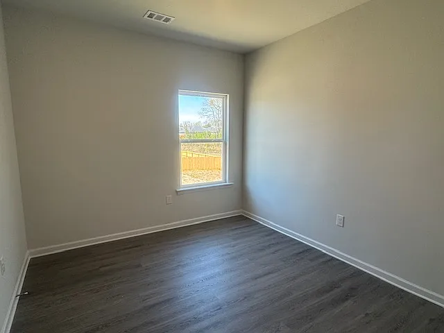 120 Monroe Ct — Photo 16