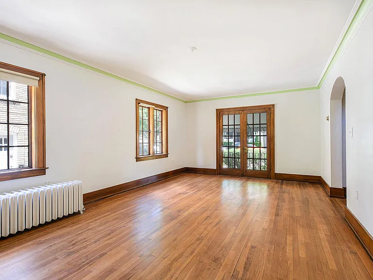 349 College Ave SE — Photo 8