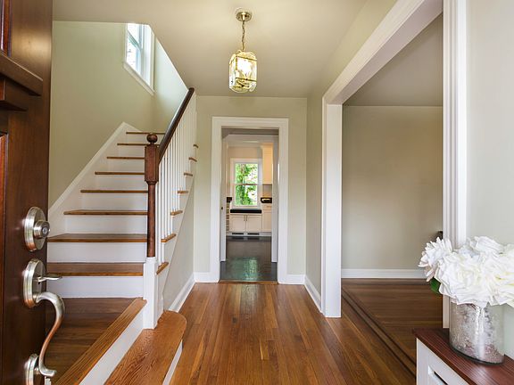 2nd image of 70 Lincoln Ave
