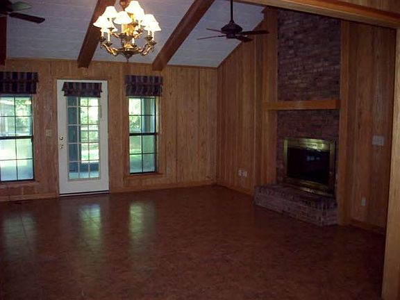 3rd image of 1401 Old Highway 51 NE