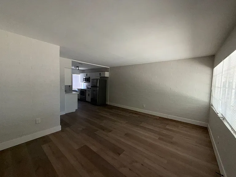 1628 Thelma Ln — Photo 2
