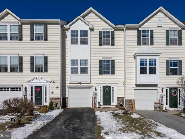 111 Larose Dr, Coatesville, PA 19320