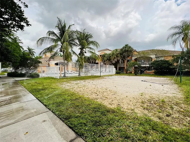 6944 SW 39th St #B203 — Photo 28