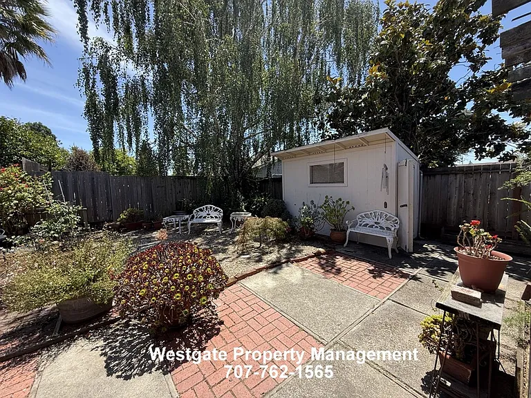 1336 Marian Way — Photo 11