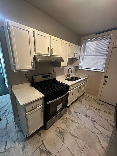 704 E 80th St #704-1 Photo 1