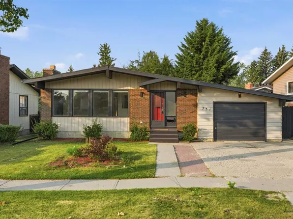731 N Queensland Dr SE, Calgary, AB T2J 4S8