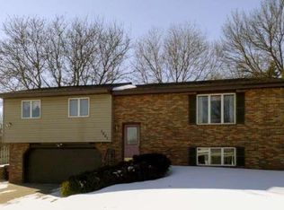 1001 Parkridge Dr, Onalaska, WI 54650