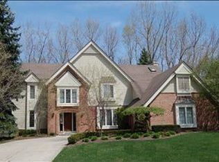 30430 Fox Club Ct, Farmington Hills, MI