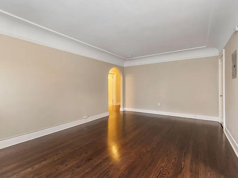 Westland Manor — Photo 13