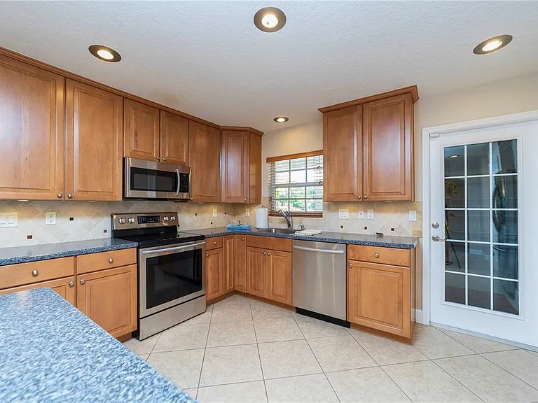 10 Blyth Pl — Photo 13