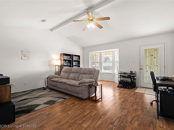 2nd image of 1105 Taos Dr